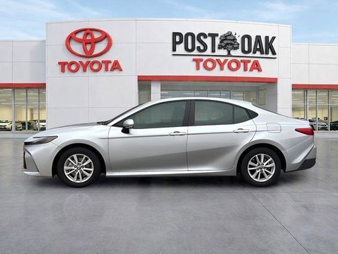 Used 2025 Toyota Camry LE FWD image 4