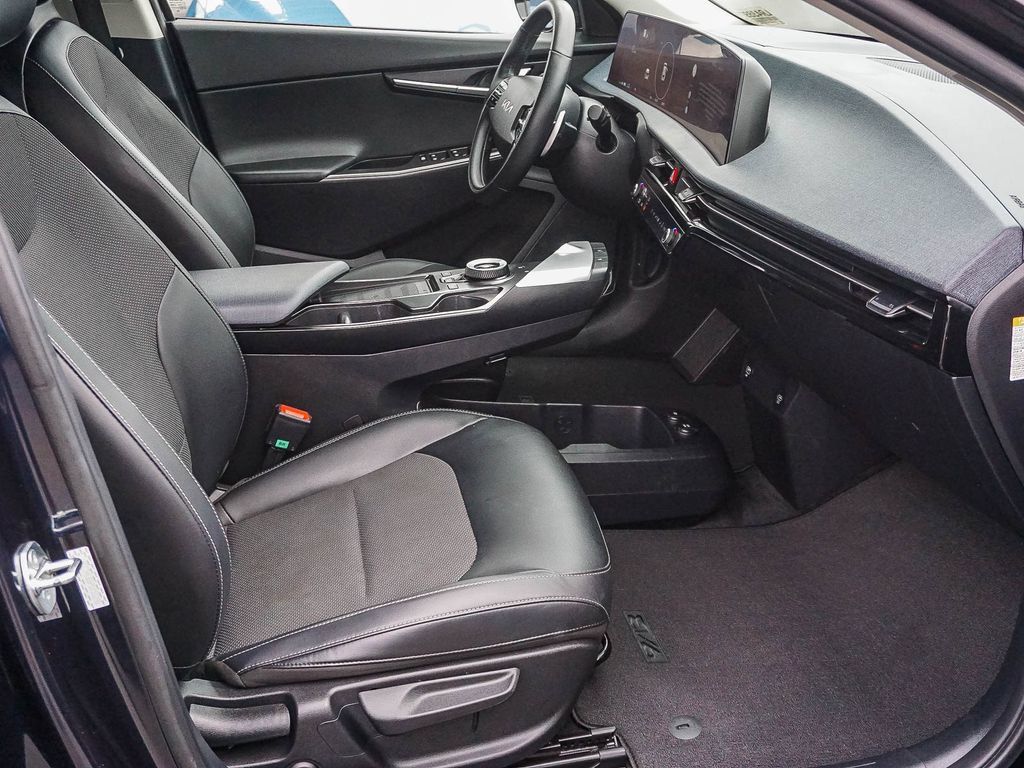 Certified 2023 Kia EV6 Light RWD image 13