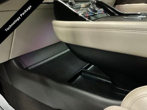 Used 2018 Lincoln Navigator Select w/ Technology Package image 36