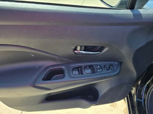 Used 2025 Nissan Versa SV FWD image 15