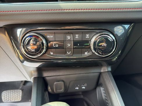 Used 2024 Chevrolet TrailBlazer RS w/ Convenience Package FWD image 14