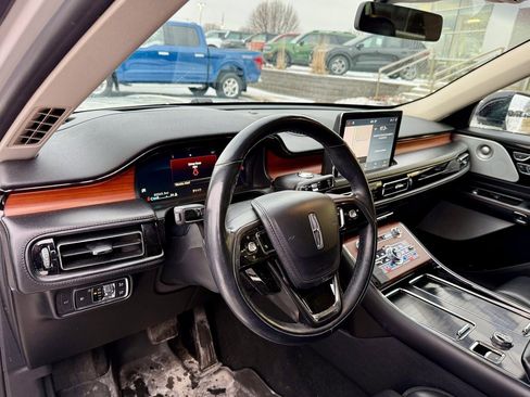 Used 2020 Lincoln Aviator Reserve w/ Equipment Group 202A image 8