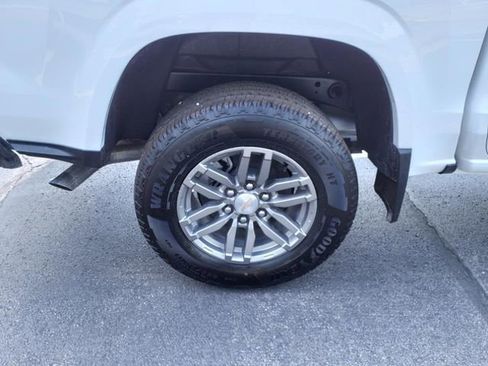 Used 2024 Chevrolet Colorado LT w/ LT Convenience Package II RWD image 7