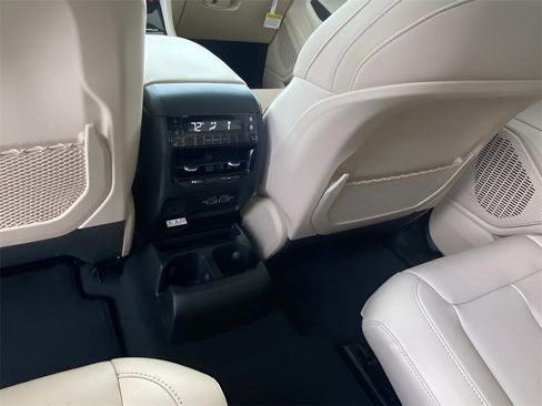 New 2025 Jeep Grand Cherokee L Limited image 23