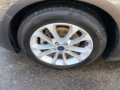 Used 2020 Ford Fusion SE image 16