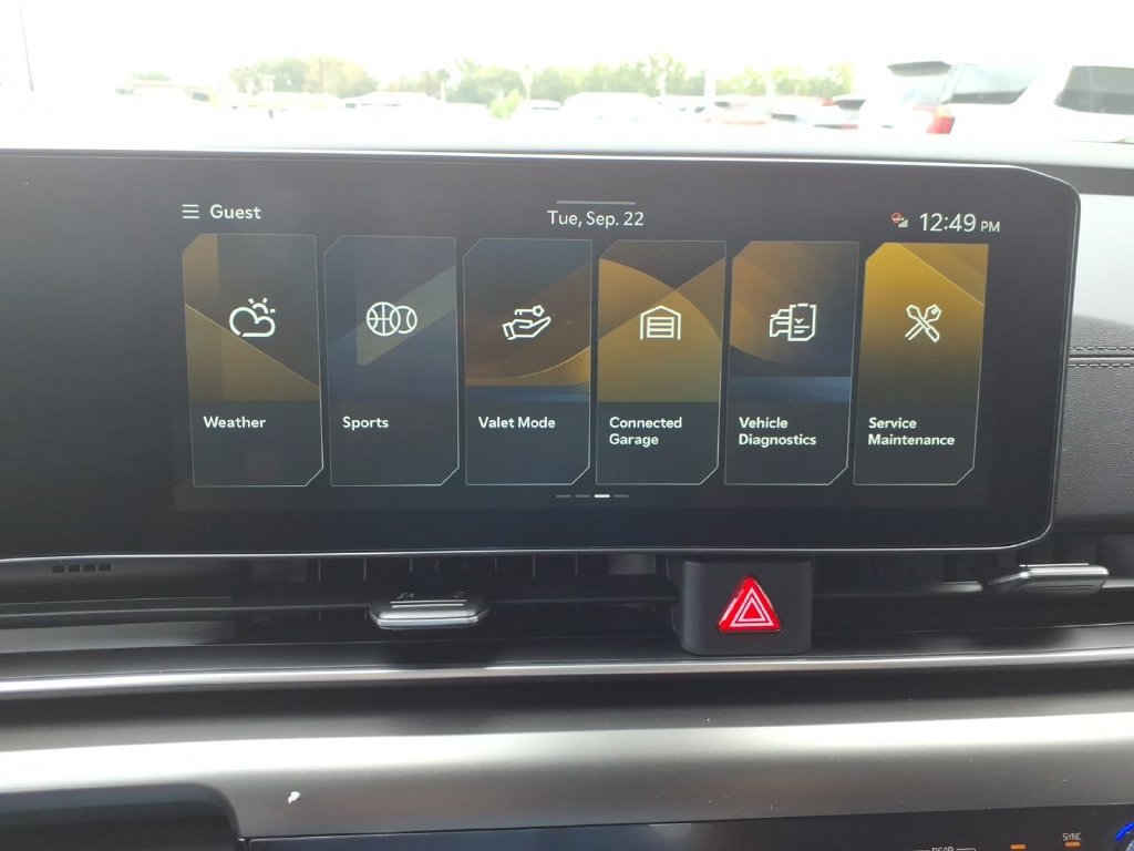 New 2027 Kia Carnival EX FWD image 21