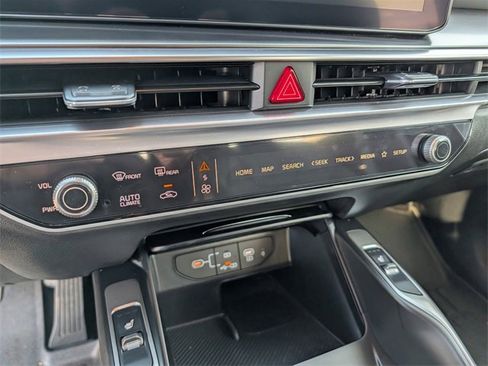 Used 2025 Kia Sorento EX image 12