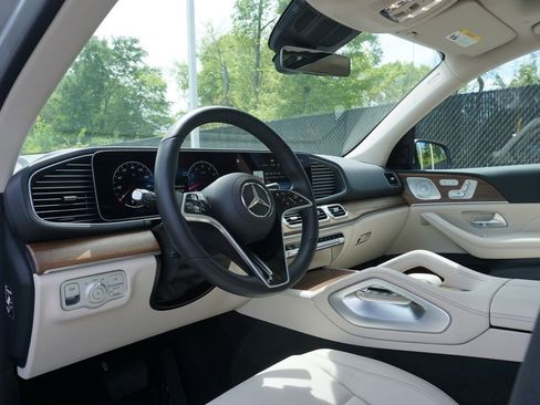 Used 2025 Mercedes-Benz GLE 350 4MATIC image 7