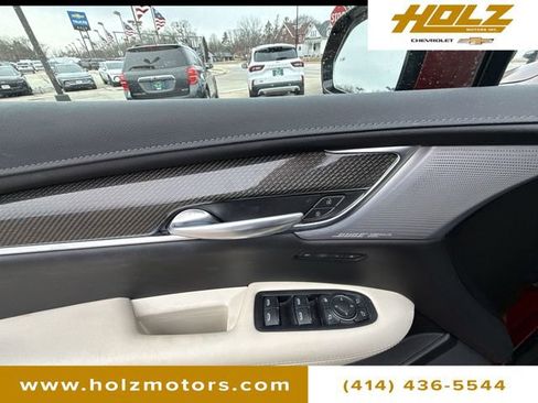 Certified 2023 Cadillac XT5 Sportv w/ LPO, Floor Liner Package image 24