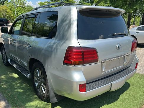 Used 2011 Lexus LX 570 4WD w/ Luxury Pkg image 5