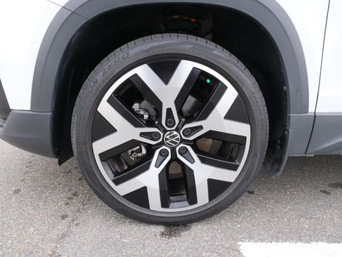 Used 2022 Volkswagen Taos SEL image 13