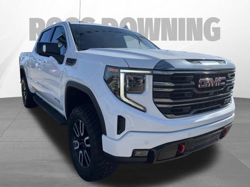 Used 2024 GMC Sierra 1500 AT4 w/ Technology Package AWD/4WD image 3