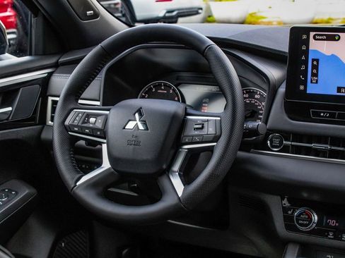 New 2026 Mitsubishi Outlander LE AWD/4WD image 25