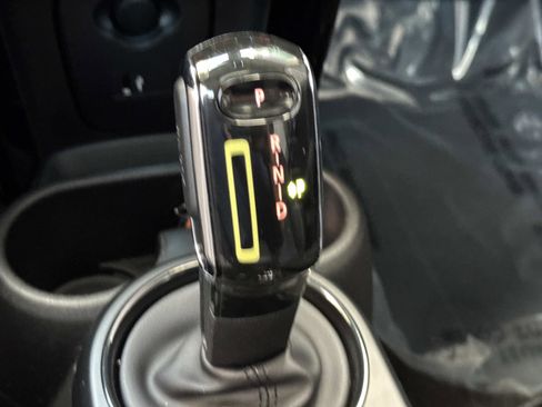 Certified 2023 MINI Cooper SE image 18