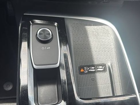 Used 2025 Buick Enclave Preferred FWD image 22