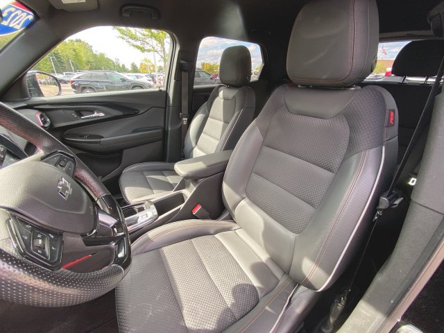 Used 2023 Chevrolet TrailBlazer RS w/ Convenience Package AWD/4WD image 18