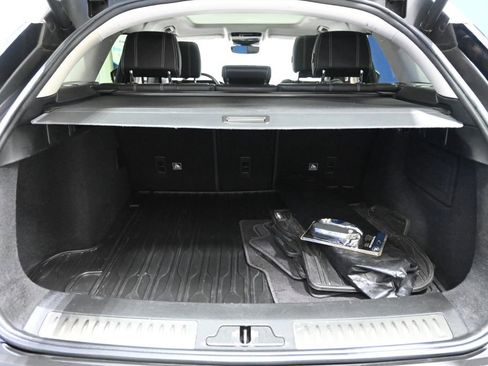 Used 2018 Land Rover Range Rover Velar S image 14