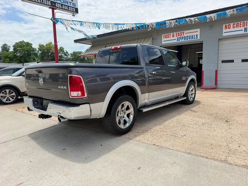 Used 2014 RAM 1500 Laramie w/ Convenience Group AWD/4WD image 6