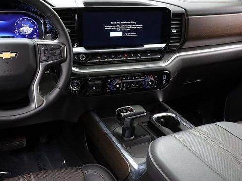 Used 2024 Chevrolet Silverado 1500 High Country w/ Technology Package image 16