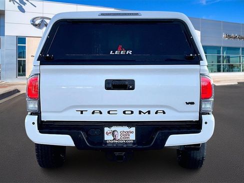 Used 2023 Toyota Tacoma TRD Off-Road image 4