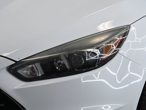 Used 2017 Ford Focus ST w/ Equipment Group 401A FWD image 8