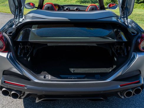 Certified 2019 Ferrari Portofino image 13