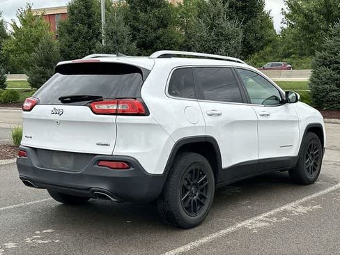 Used 2018 Jeep Cherokee Latitude AWD/4WD image 21