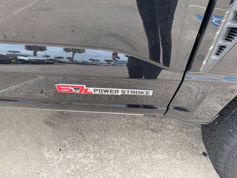 Used 2026 Ford F250 Platinum image 4