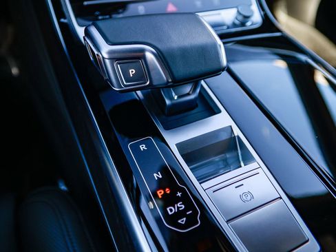 Used 2025 Audi A8 L 3.0T image 25