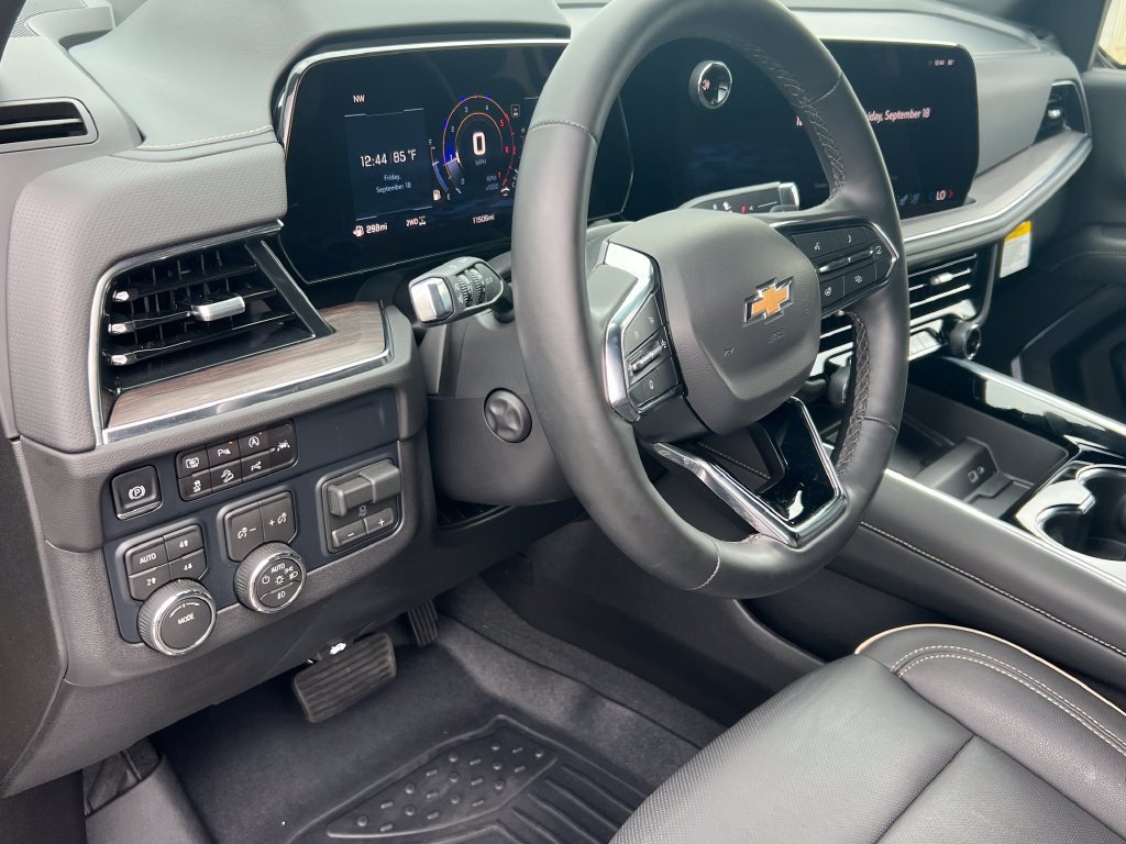 Used 2026 Chevrolet Tahoe Premier AWD/4WD image 27