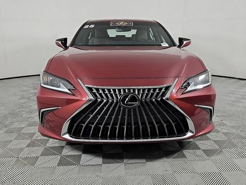 Used 2025 Lexus ES 300h w/ Premium Package image 2