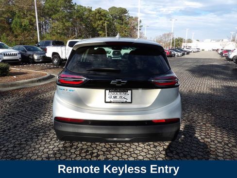 Used 2023 Chevrolet Bolt LT w/ Infotainment Package image 7