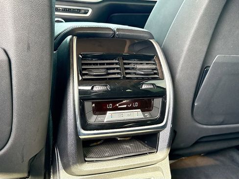 Used 2020 BMW X7 xDrive40i w/ Premium Package AWD/4WD image 21