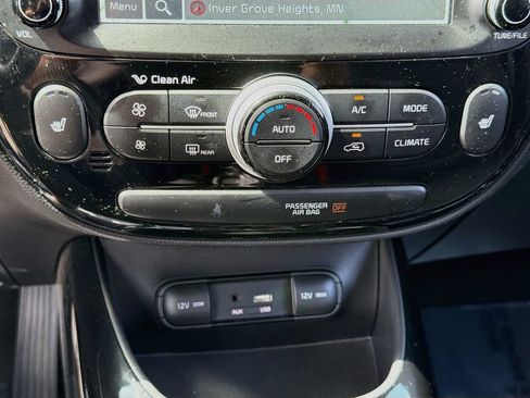 Used 2018 Kia Soul ! w/ Tech Package FWD image 18