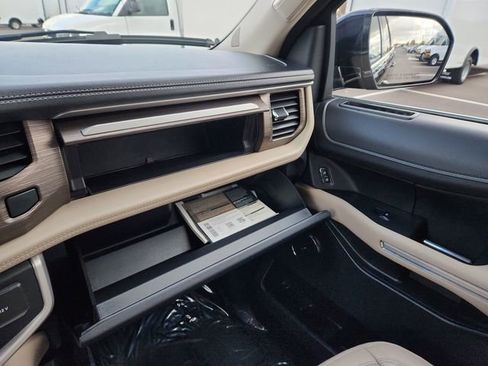 Used 2023 Ford Expedition Max Limited image 50