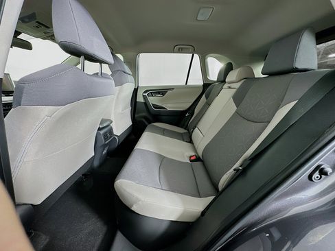 Used 2025 Toyota RAV4 XLE image 26
