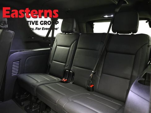 Used 2025 Chevrolet Suburban Z71 AWD/4WD image 28