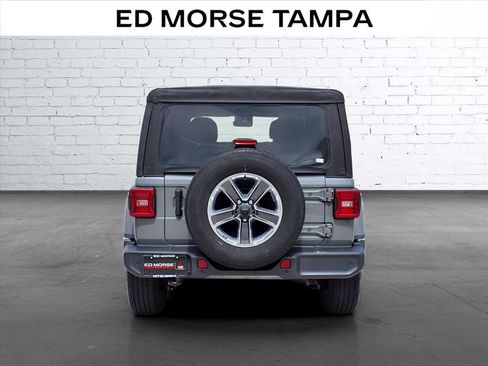 Used 2023 Jeep Wrangler Unlimited Sahara w/ LED Lighting Group AWD/4WD image 4
