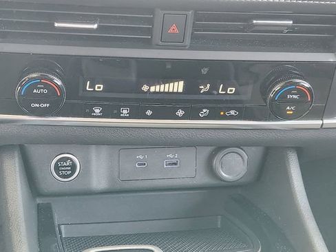 Certified 2023 Nissan Rogue SV image 15