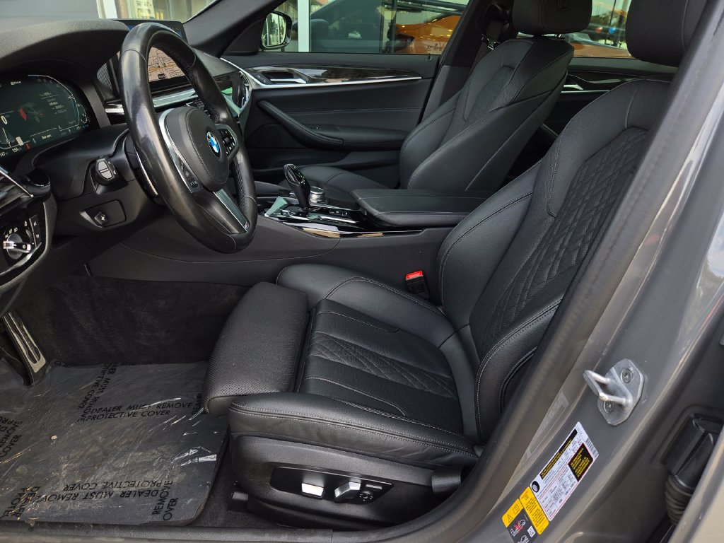 Used 2021 BMW 530e w/ M Sport Package RWD image 18