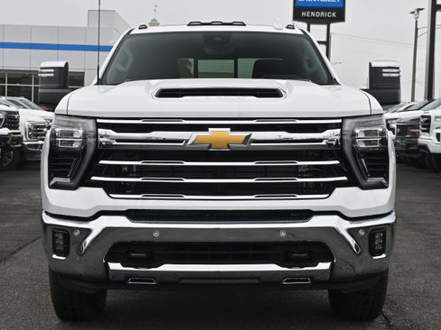 New 2026 Chevrolet Silverado 2500 LTZ w/ LTZ Premium Package AWD/4WD image 3