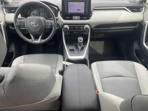 Used 2022 Toyota RAV4 XLE Premium FWD image 13