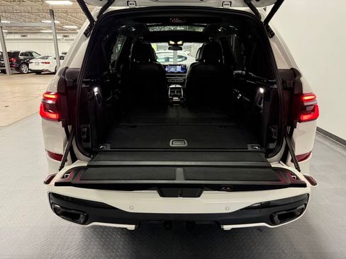 Used 2024 BMW X7 xDrive40i w/ M Sport Package AWD/4WD image 23