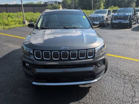 Used 2022 Jeep Compass Limited w/ Sun and Sound Group AWD/4WD image 8