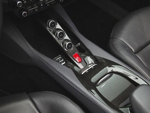 Used 2019 Ferrari Portofino image 24