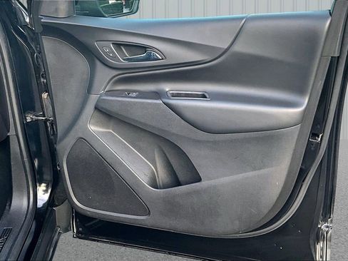 Used 2019 Chevrolet Equinox LT image 18