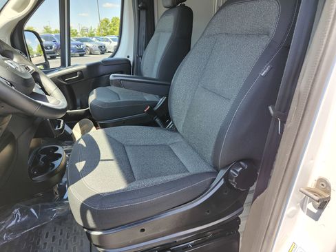 Used 2025 RAM ProMaster 2500 w/ Safety Group FWD image 22