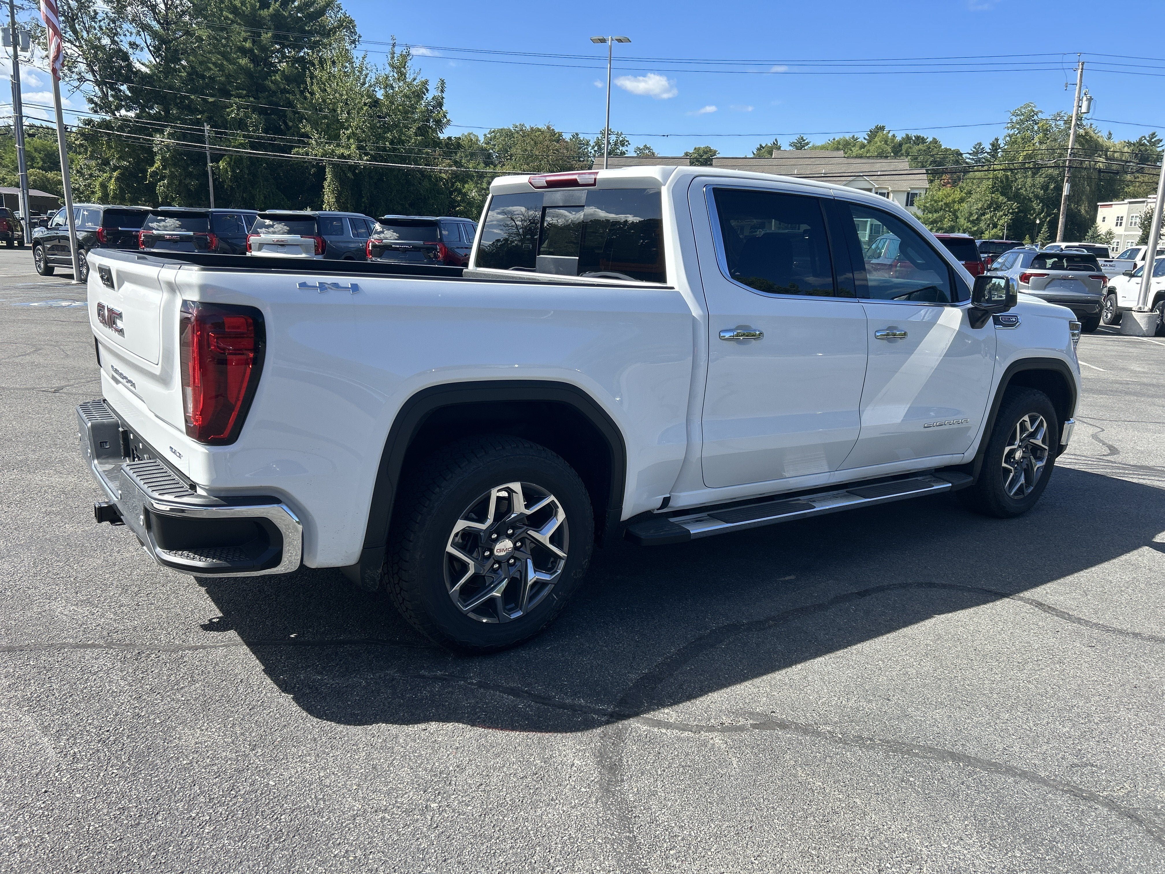 New 2026 GMC Sierra 1500 SLT w/ SLT Premium Plus Package AWD/4WD image 15