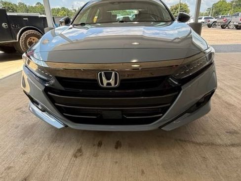 Used 2022 Honda Accord Sport Special Edition image 2