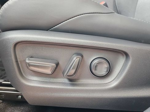 Used 2026 Toyota C-HR AWD/4WD image 16